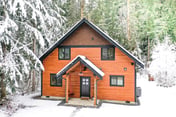 Cottonwood Cabin near Mt Baker with Private Hot Tub and Fireplace