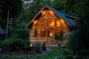 Church Mountain Chalet with Hot Tub Mountain Views and Fireplace near Mt Baker