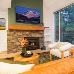 Snowater Escape | Sleeps 5 | Pool + Hot Tub