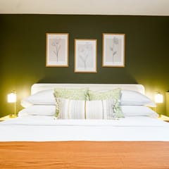 Romantic Mt Baker Condo King Bed, Dogs Invited