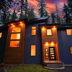 Mt Baker Luxe Chalet: Hot Tub, King Suites, Pet Friendly