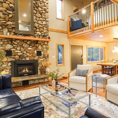 Mt. Baker Lodge | Hot Tub, Game Room + Pool