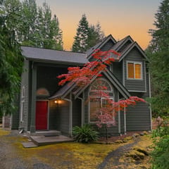 Updated Mt Baker Retreat w/ Private Hot Tub + Pool