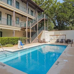 Seaglass Villa Ground Floor King Condo Near St Simons Pier Village