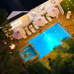 Serene Oaks Private East Beach Estate with Pool Spa and Five Minute Walk to Beach