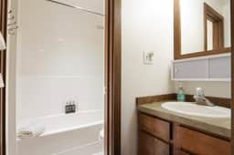 Cedar Suite l Near Mt Baker @ Snowater