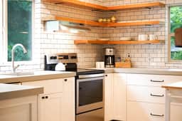 Mt. Baker Retreat | Hot tub, EV Charger & Bunk RM