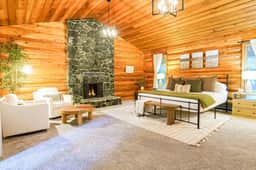 Restored Historic Cabin l Designed for Groups
