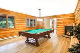 Restored Historic Cabin l Designed for Groups