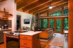 Modern Luxury Woodland Escape Near Mt. Baker!