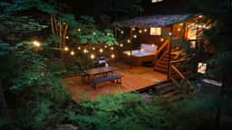 String Lights & Hot Tub | Cabin Near Mt. Baker