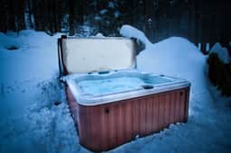 Snowline Ski Retreat with Hot Tub Three King Bedrooms and Bunk Room - Image 2