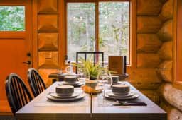 Mt. Baker Log Cabin | Fireplace + Fast WiFi - Image 5