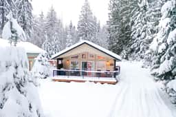 Mt Baker Family Cabin with Fireplace and Backup Generator - Image 2