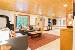 The Astor | Hot Tub & Chef’s Kitchen - Image 5