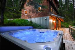 The Shuksan | Hot Tub, Game Room + Pool - Image 2