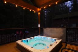 Cottonwood Cabin near Mt Baker with Private Hot Tub and Fireplace - Image 5