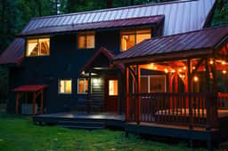 Wild Goose Lodge | Hot Tub + Bunk Room - Image 3