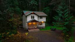 Snowline Chalet | Hot Tub, Pool & Foosball - Image 4