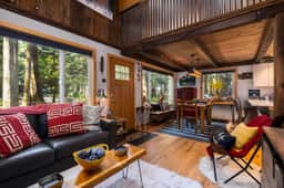 Romantic Mt. Baker Cabin with Hot Tub - Image 2