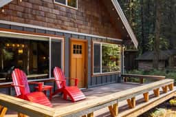 Romantic Mount Baker Cabin with Private Hot Tub and Fireplace - Image 2