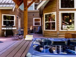Hot Tub + Private Sauna | Heliotrope Haus - Image 2