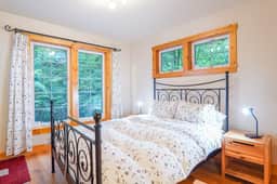 Creekside Cabin • Hot Tub, Pool & Ping Pong - Image 4