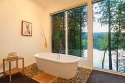 Silvermere Luxury Lakefront Retreat with Private Hot Tub and Dock - Image 2