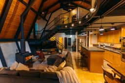 Design-Forward Mt. Baker Chalet + Hot Tub - Image 4