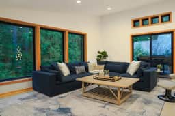 Mt Baker Luxe Chalet: Hot Tub, King Suites, Pet Friendly - Image 4