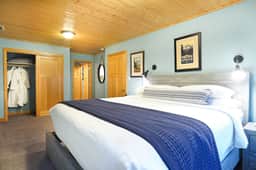 Silver Peak Lodge with Hot Tub and Game Room near Mount Baker - Image 5