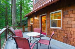 Glacier Pines | King Bed, Fireplace + AC - Image 2