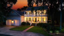 Serene Oaks Private East Beach Estate with Pool Spa and Five Minute Walk to Beach - Image 4