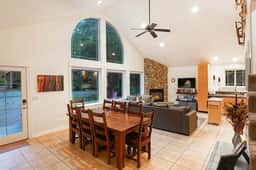 Mt Baker Snowline Chalet with Private Hot Tub and Fireplace - Image 4