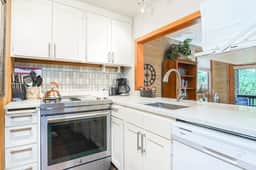 Mt Baker Ski Condo with Indoor Pools and Fireplace - Image 4