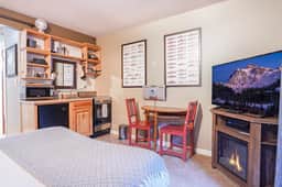 Fireside Suite Cozy Mt Baker Ski Basecamp for Two - Image 4