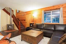 Bel Chalet Mt Baker Forest Retreat with Covered Hot Tub and Fireplace - Image 2