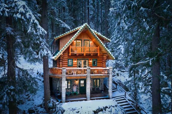 Snowline Ski Retreat with Hot Tub Three King Bedrooms and Bunk Room - Image 1