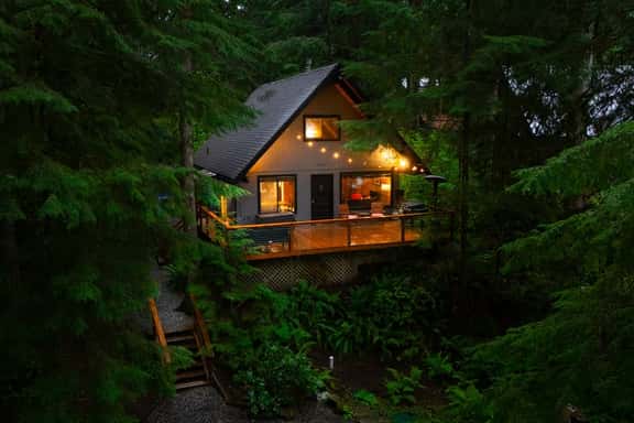 Hidden Fern A Frame Cabin with Covered Hot Tub and Fireplace Near Mt Baker - Image 1