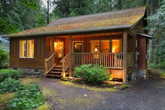 Twin Lakes Cabin - Hot Tub Retreat - Image 1