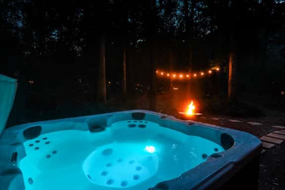 Timberline Terrace Mt Baker Ski Retreat with Hot Tub and Game Room - Image 1