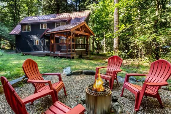 Wild Goose Lodge: Family Cabin, Hot Tub, Bunk Room - Image 1