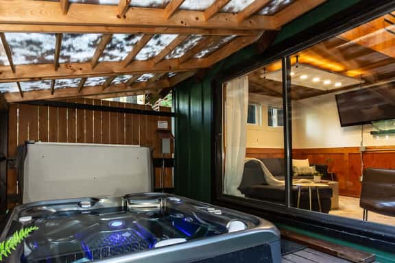 The Birdhouse Mt Baker Cabin with Private Hot Tub Wood Stove and EV Charger - Image 1