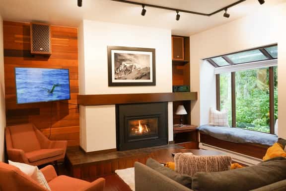 Summit Suite | Pools, Hot Tubs + Fireplace - Image 1