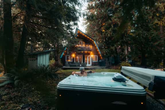 Alpine Lodge Design Forward Mt Baker Chalet with Private Hot Tub and Wood Stove - Image 1