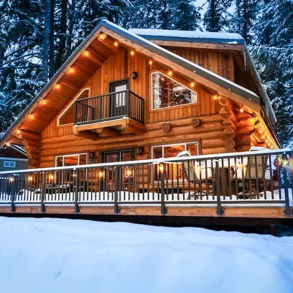 Stargazer Lodge with Hot Tub Game Loft and Two King Bedrooms Near Mt Baker - Image 1