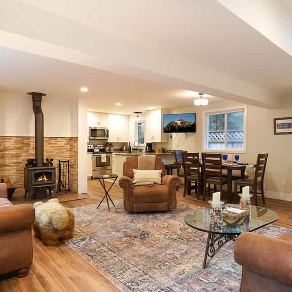 Kulshan Cabin near Mount Baker with Wood Fireplace and Dog Friendly Comfort - Image 1