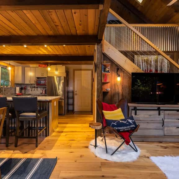 Romantic Mount Baker Cabin with Private Hot Tub and Fireplace - Image 1