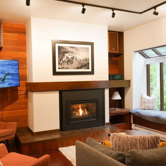 Summit Suite | Pools, Hot Tubs + Fireplace - Image 1