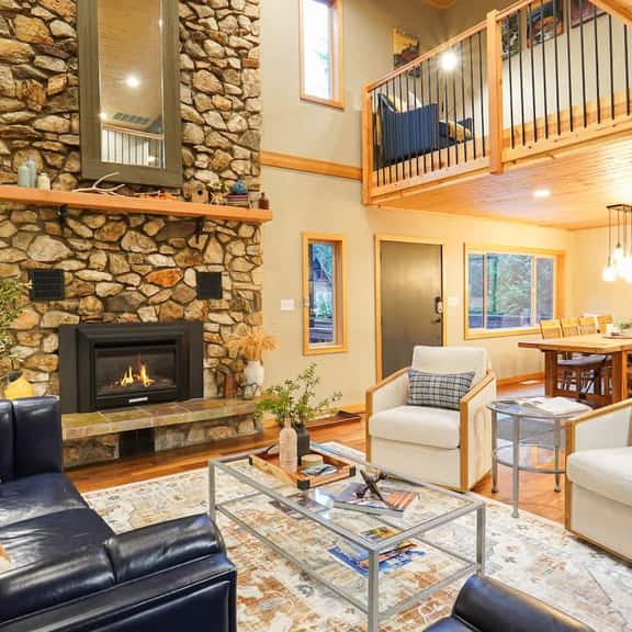 Silver Peak Lodge with Hot Tub and Game Room near Mount Baker - Image 1